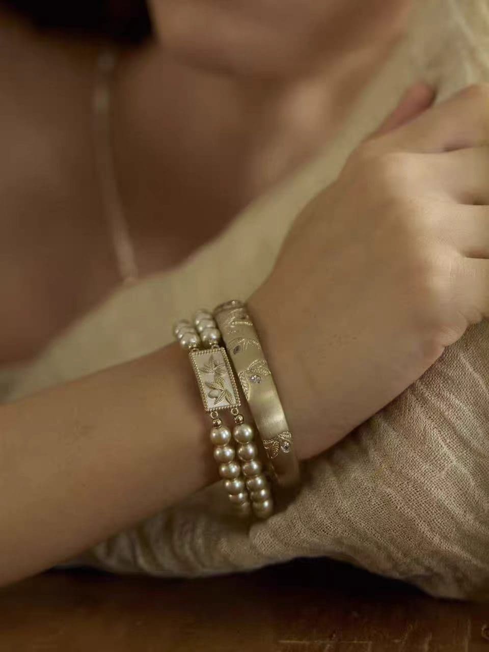 bay-laurel-square-pendant-bracelet