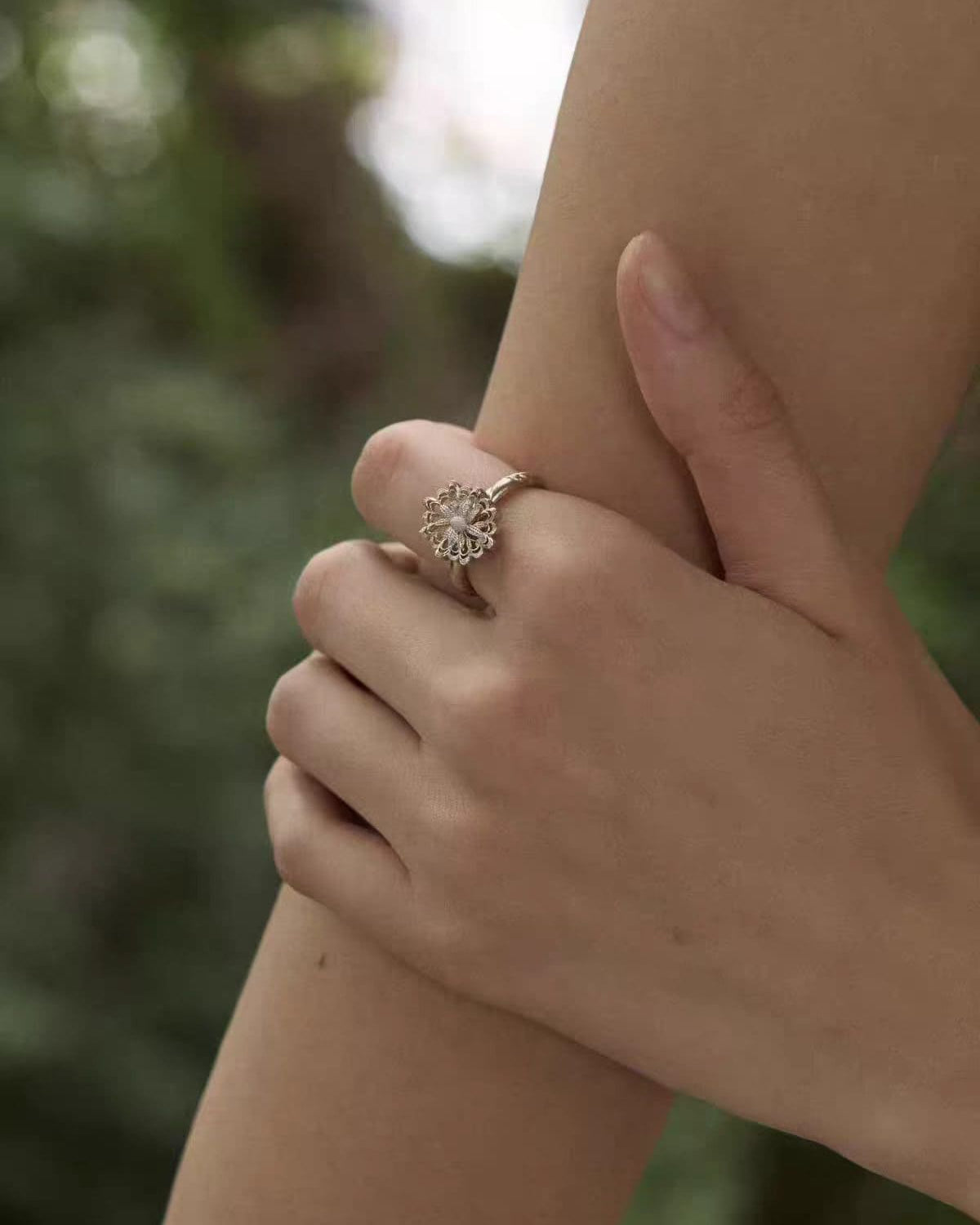 dainty-osmanthus-window-ring
