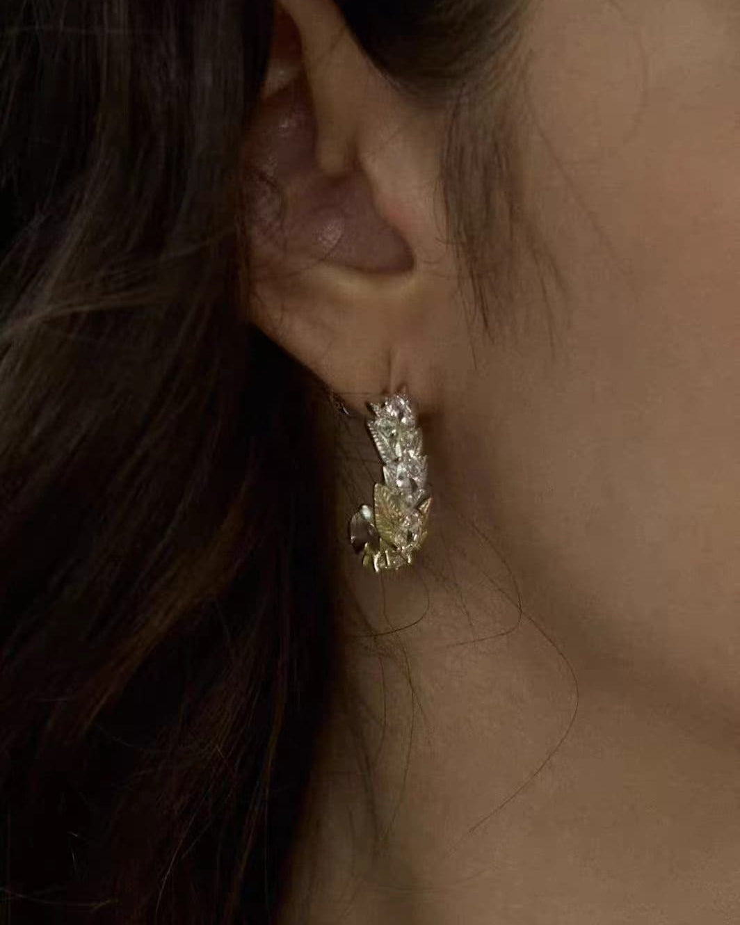 dual-tone-osmanthus-earrings