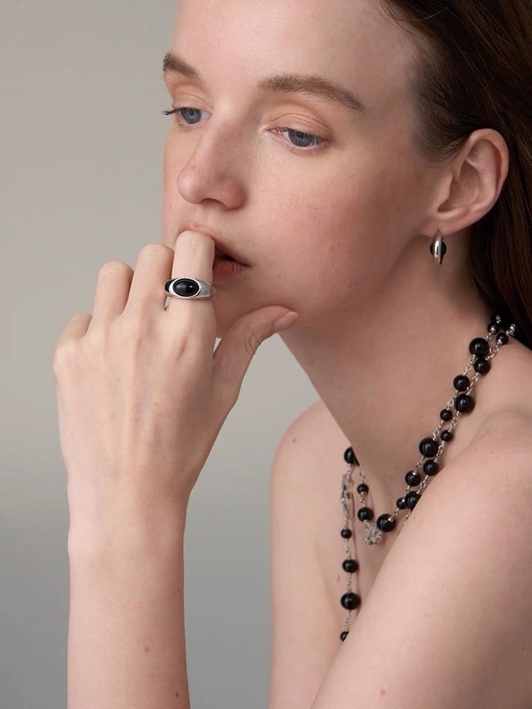 black-stone-ring