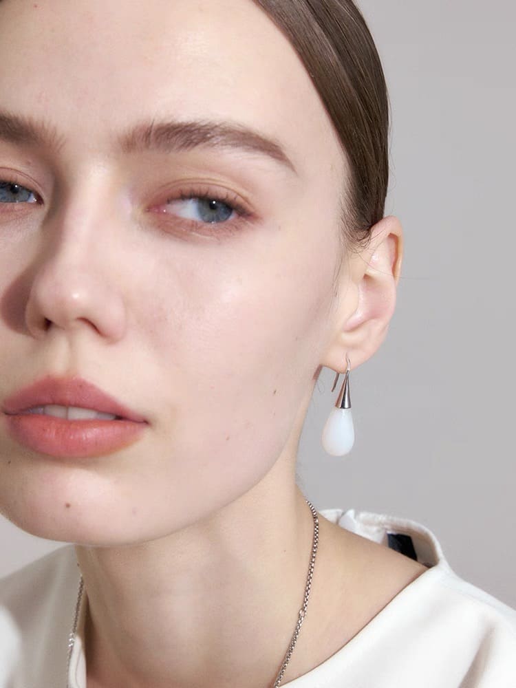 Niva Resin Drop Earrings