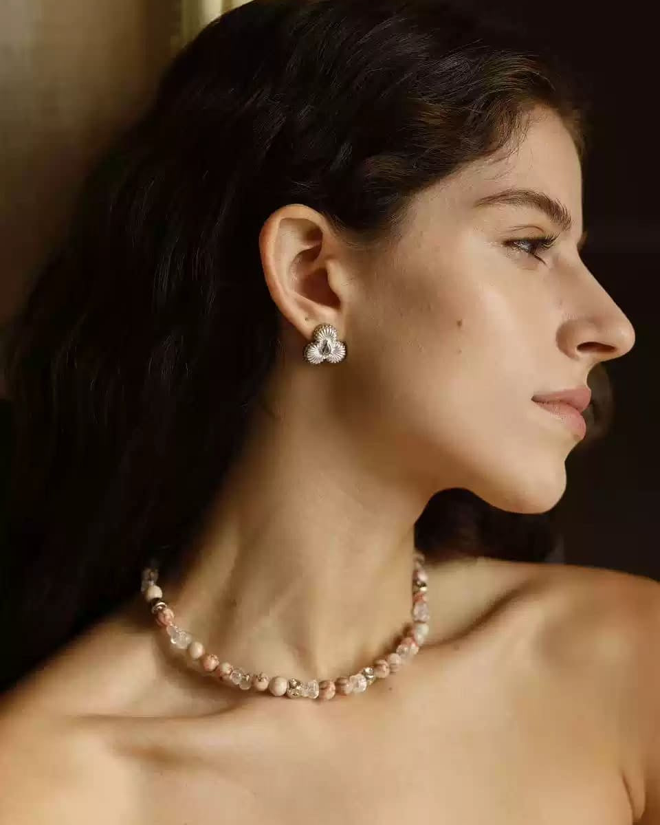 minimalist-shell-leaf-earrings