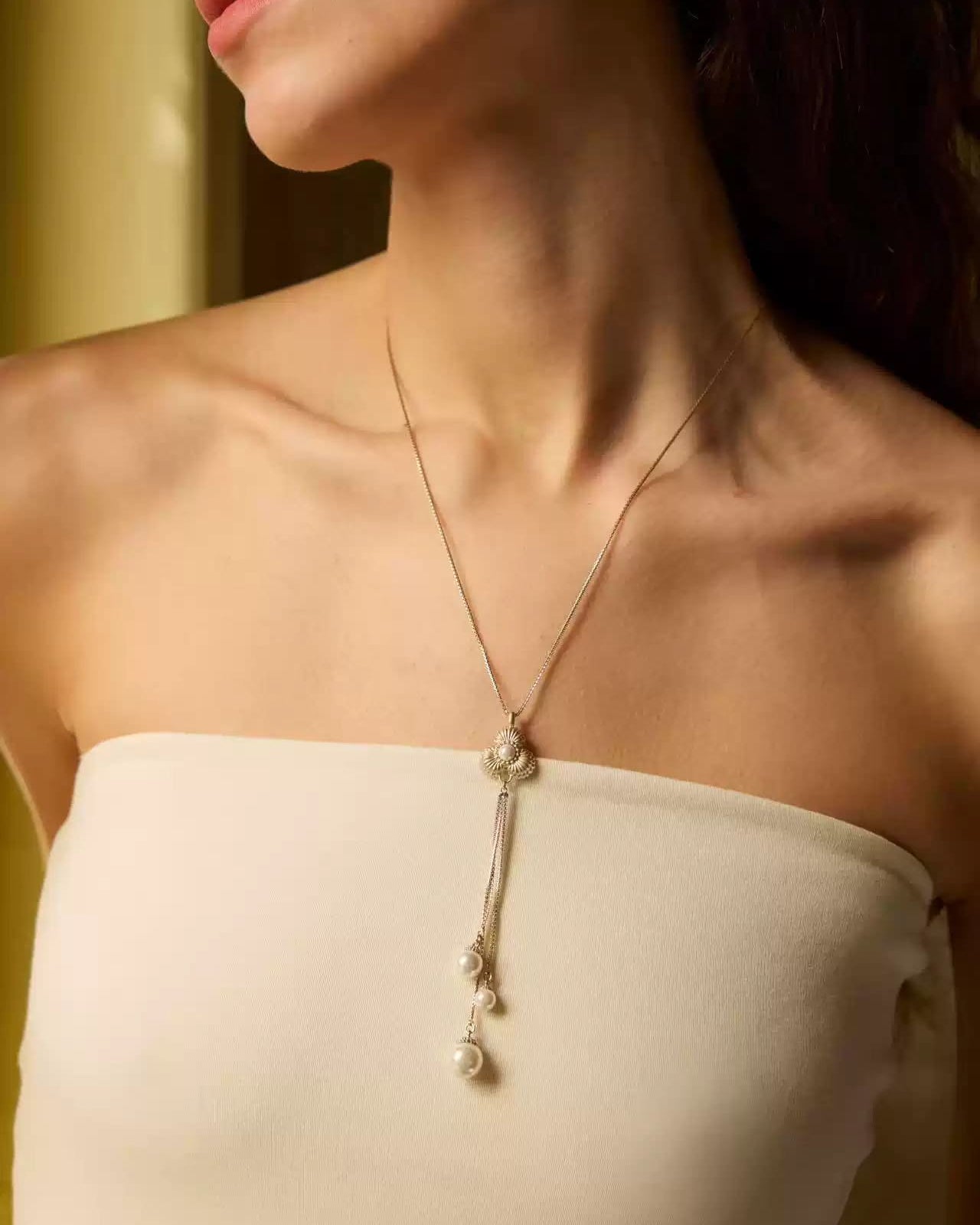 shell-bead-chain-titanium-gold