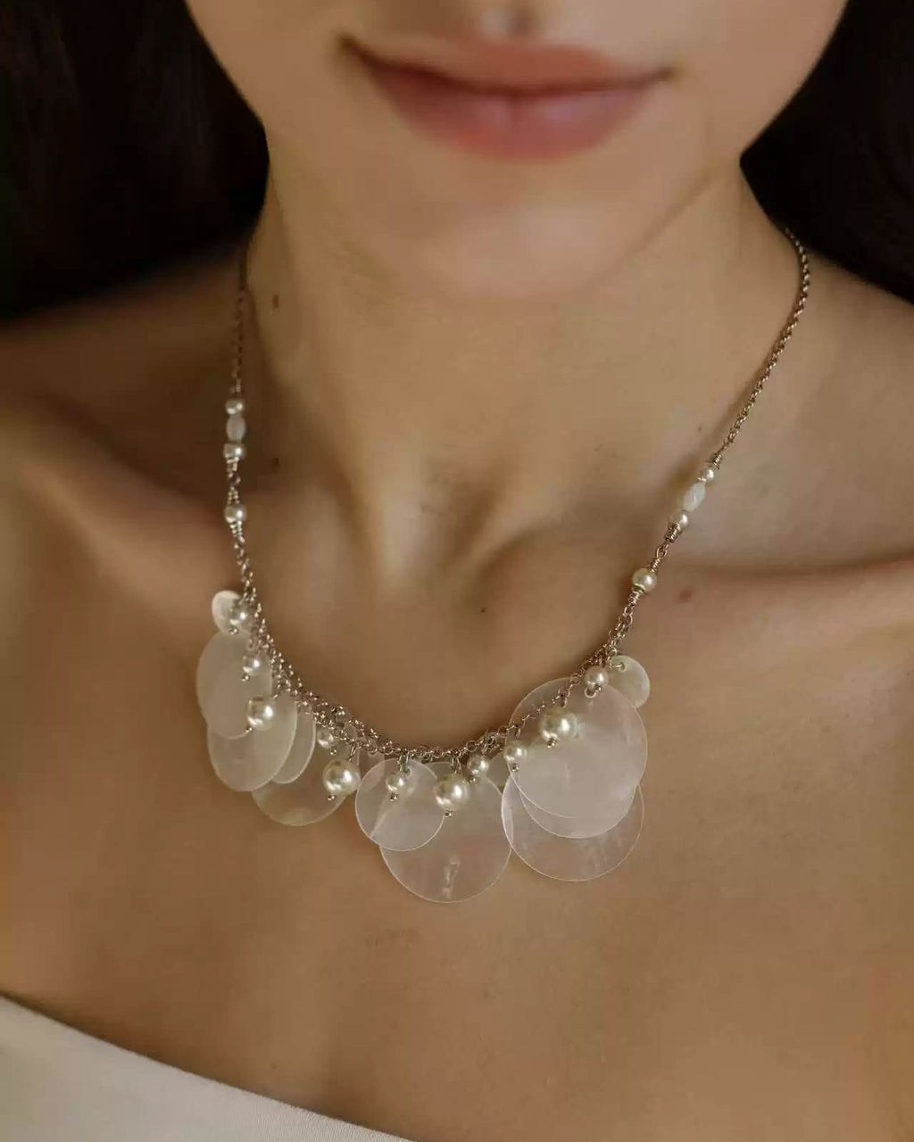 gold-tone-linyang-necklace