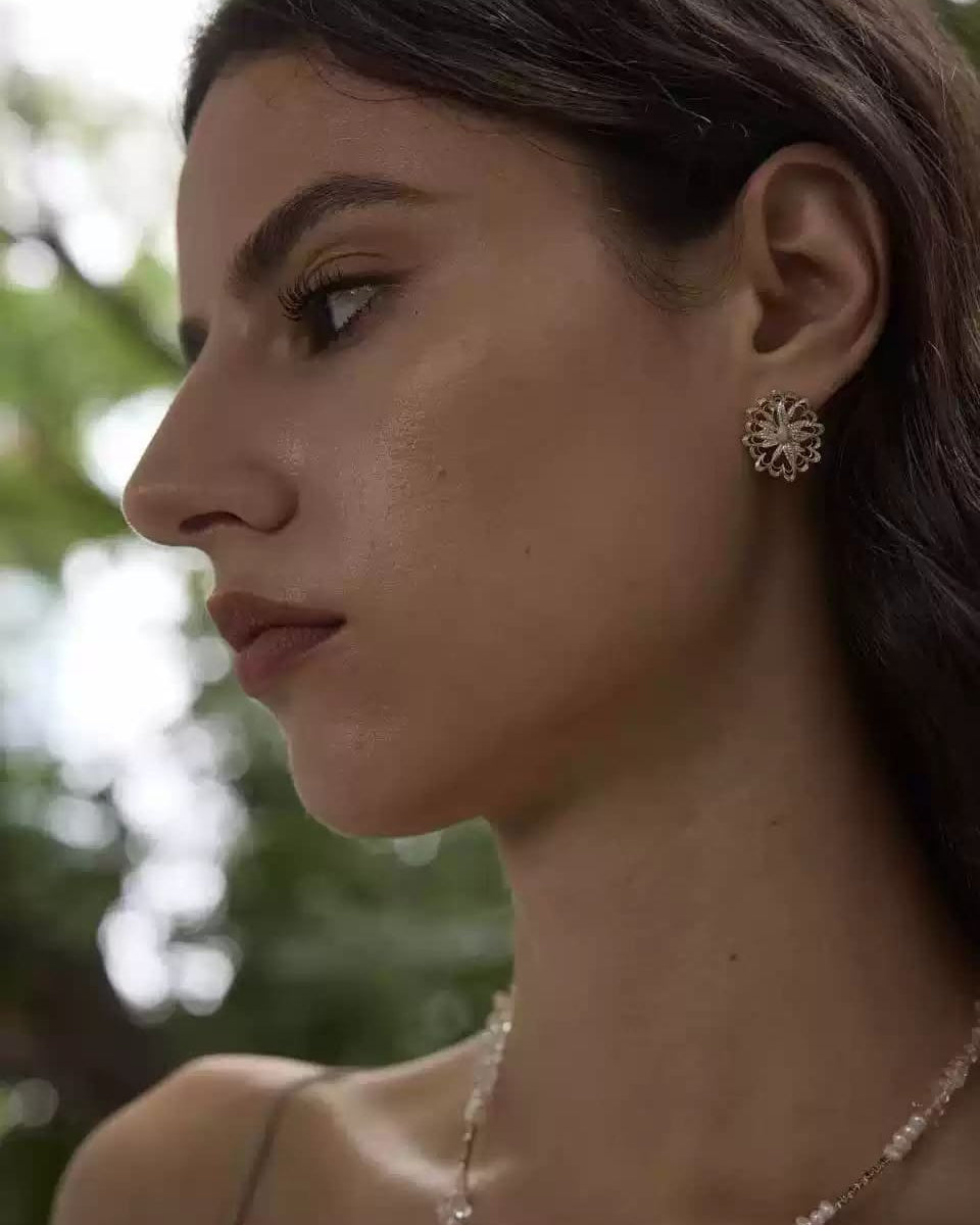 gold-tone-osmanthus-window-earrings