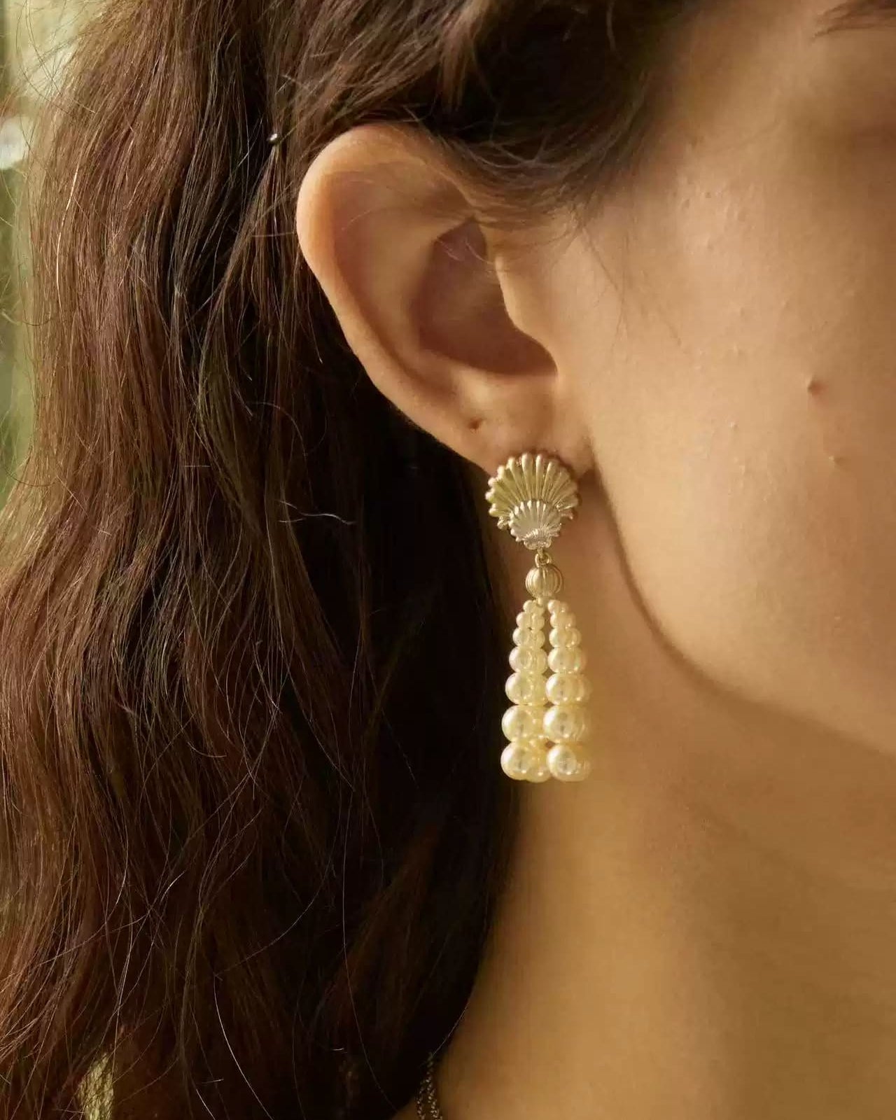 gold-tone-pearl-drop-earrings