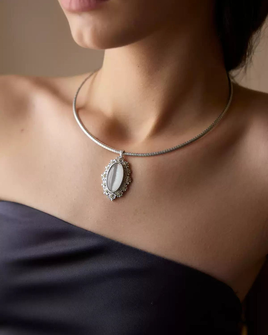 cat-eye-stone-daisy-floral-necklace