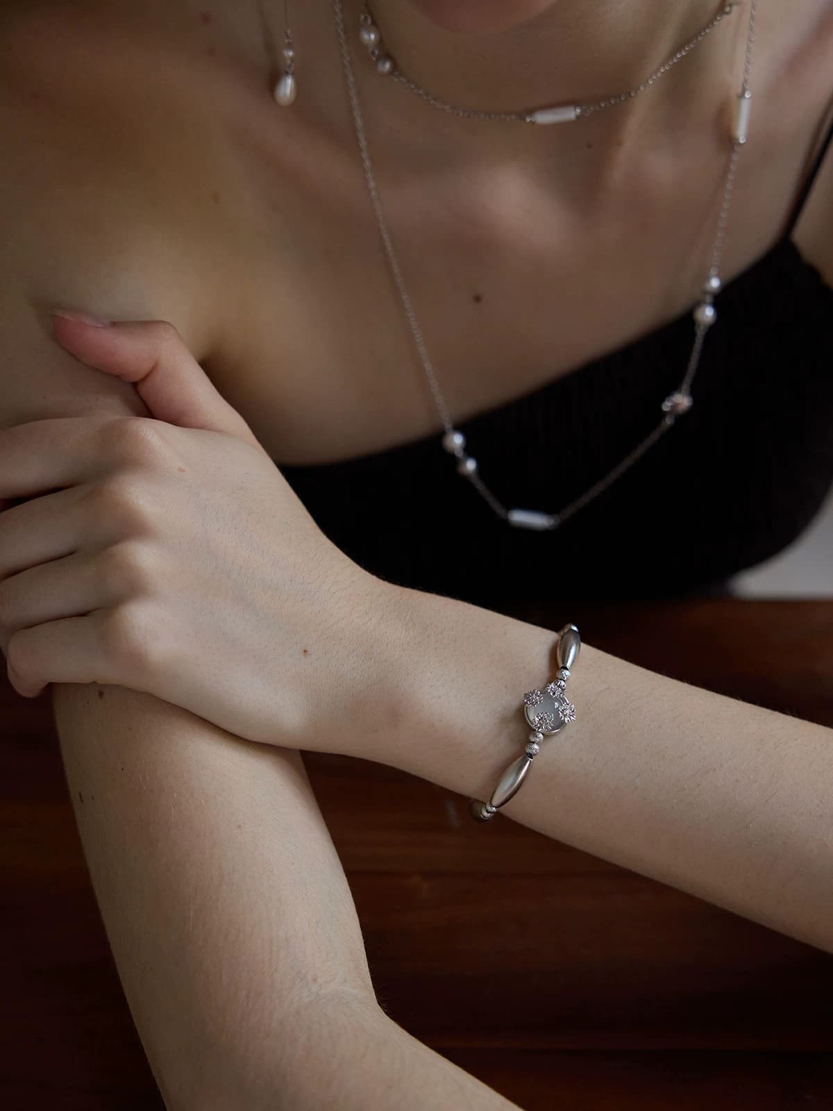 dainty-flower-drape-bracelet-gift