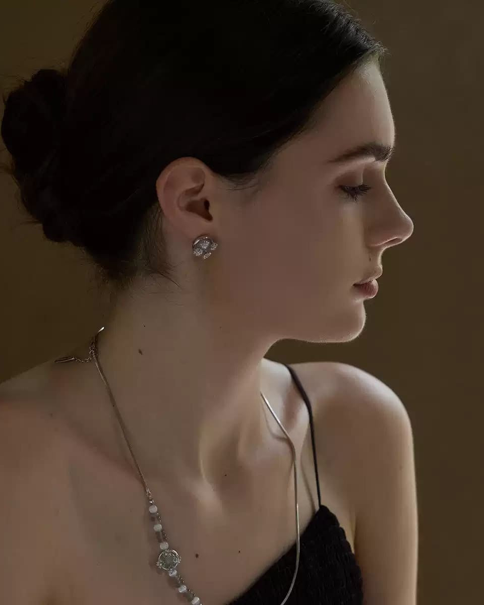 white-agate-daisy-drop-earrings