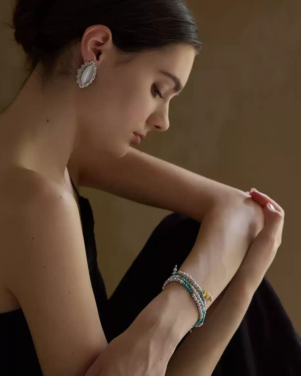 daisy-soft-mist-earrings-women