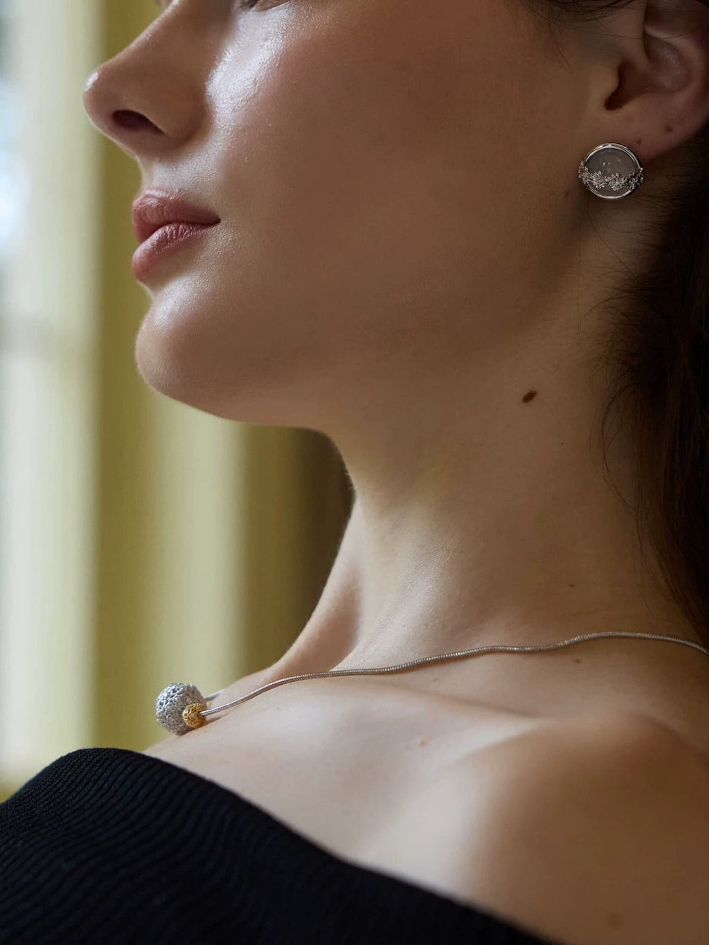 silver-tone-hollow-sphere-necklace