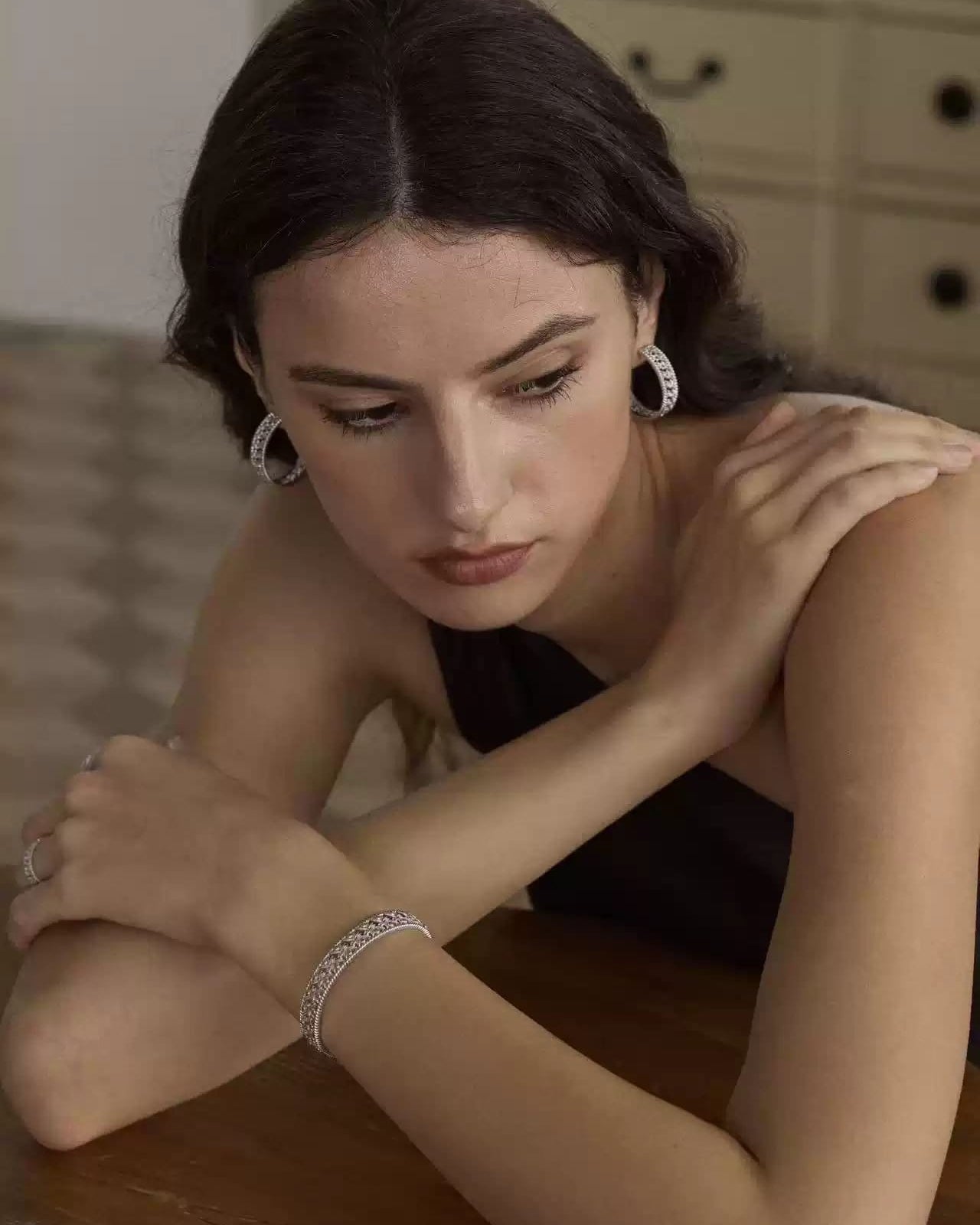 dainty-silver-laurel-earrings