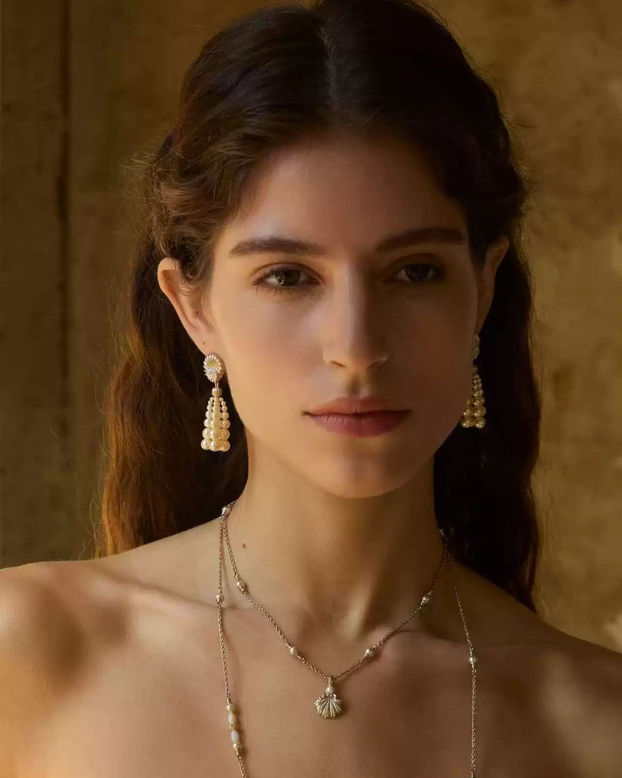 minimalist-pearl-dangle-earrings