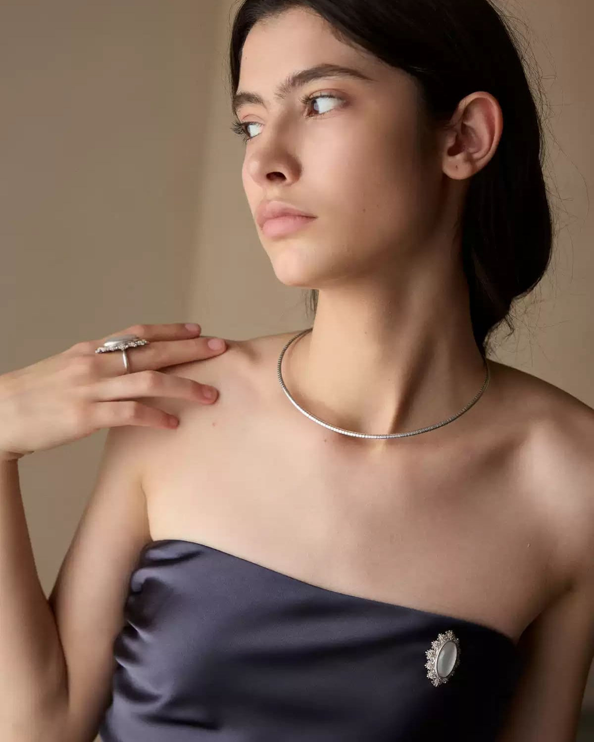 light-titanium-soft-mist-daisy-pendant