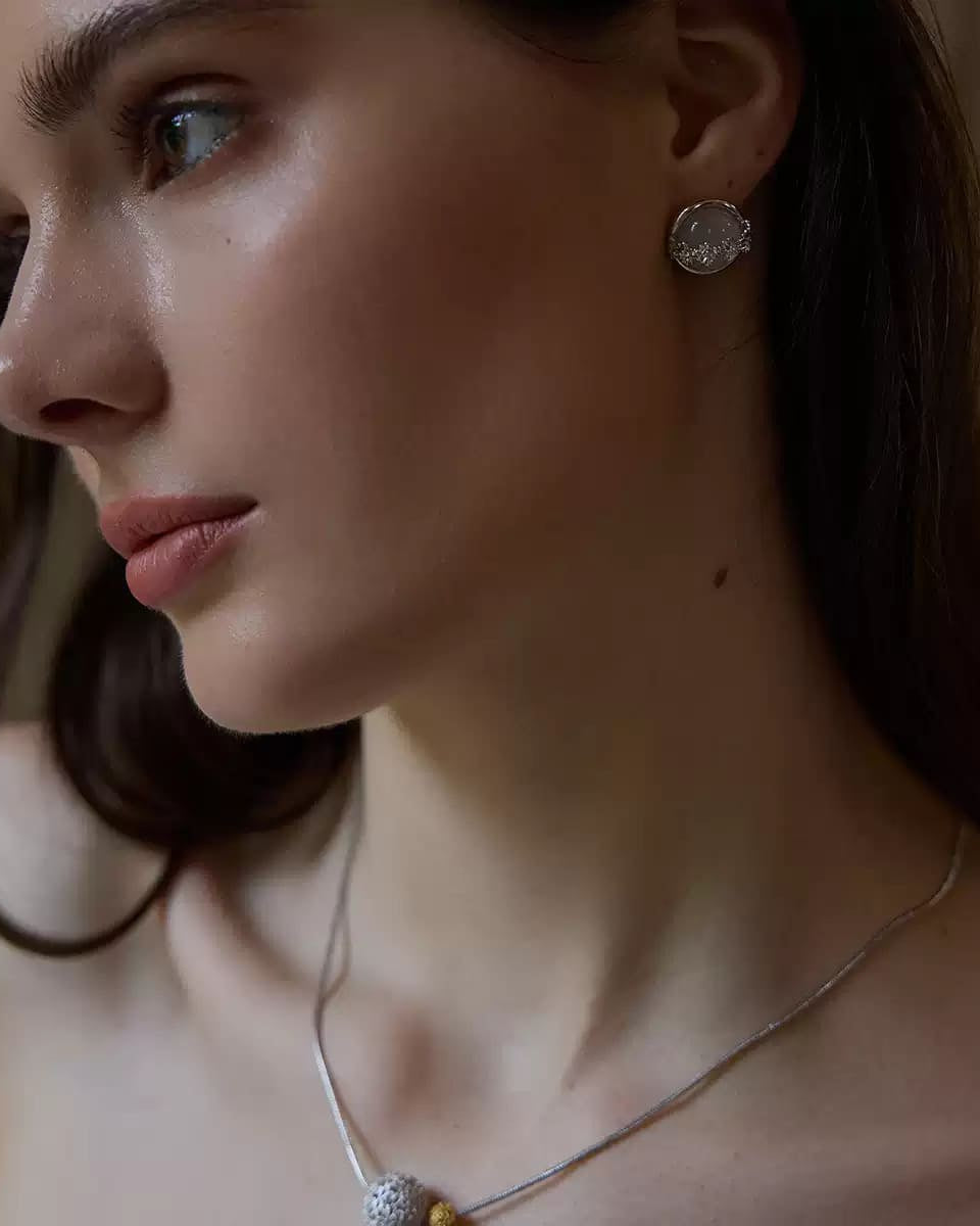 daisy-zircon-white-agate-earrings