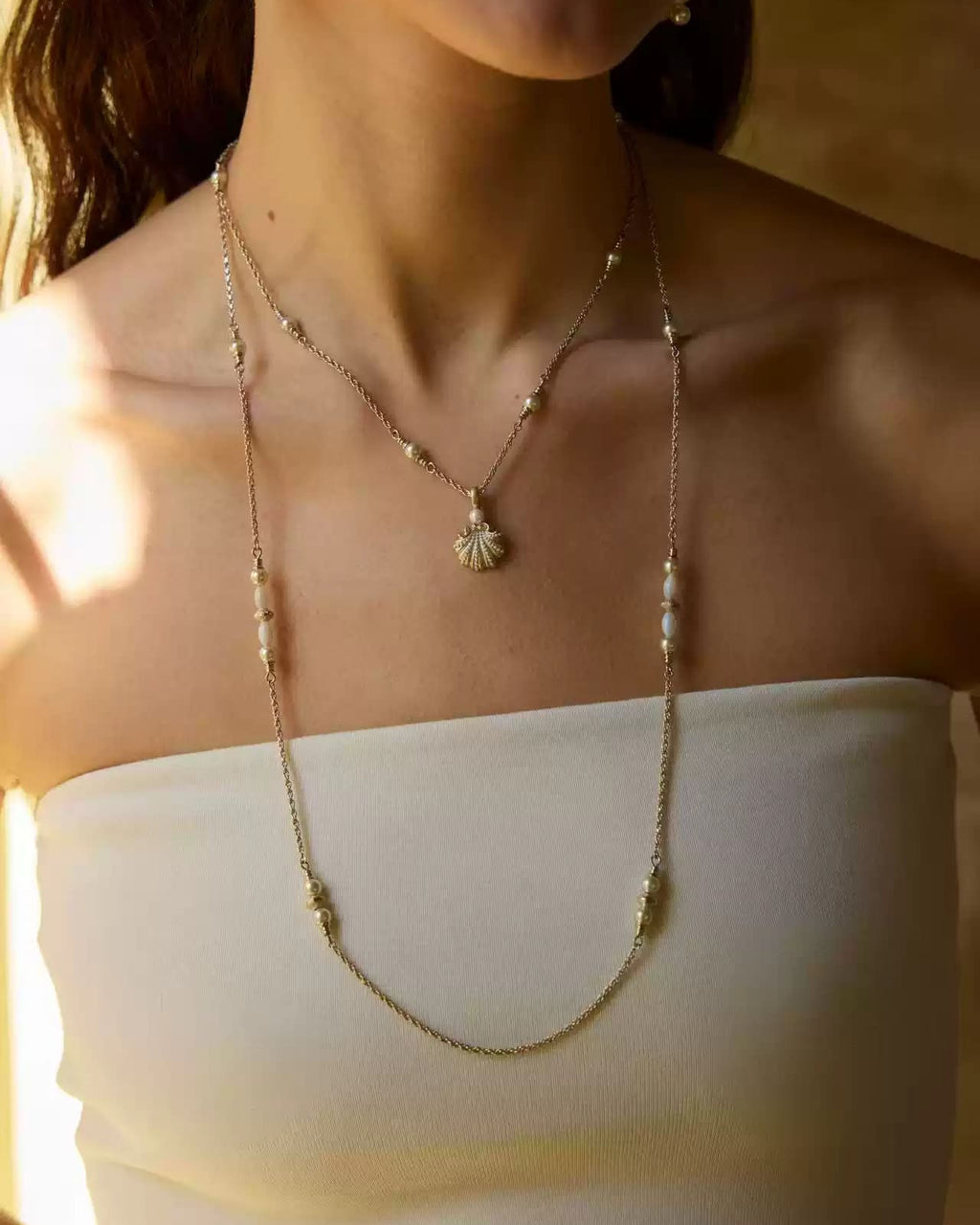 silver-tone-long-shell-necklace
