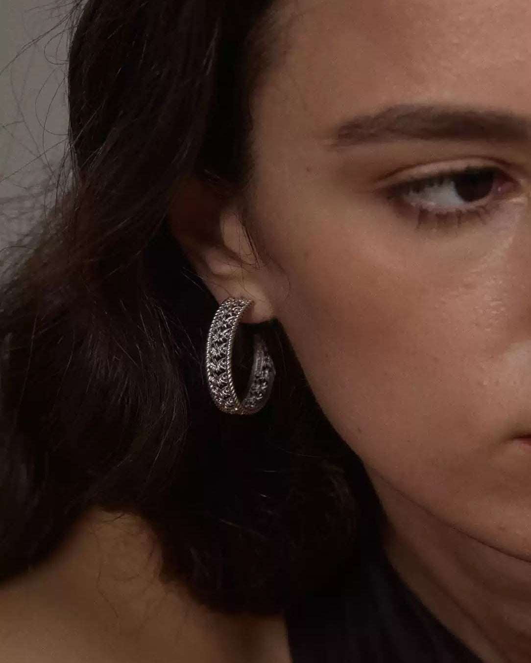 silver-hollow-laurel-earrings-women