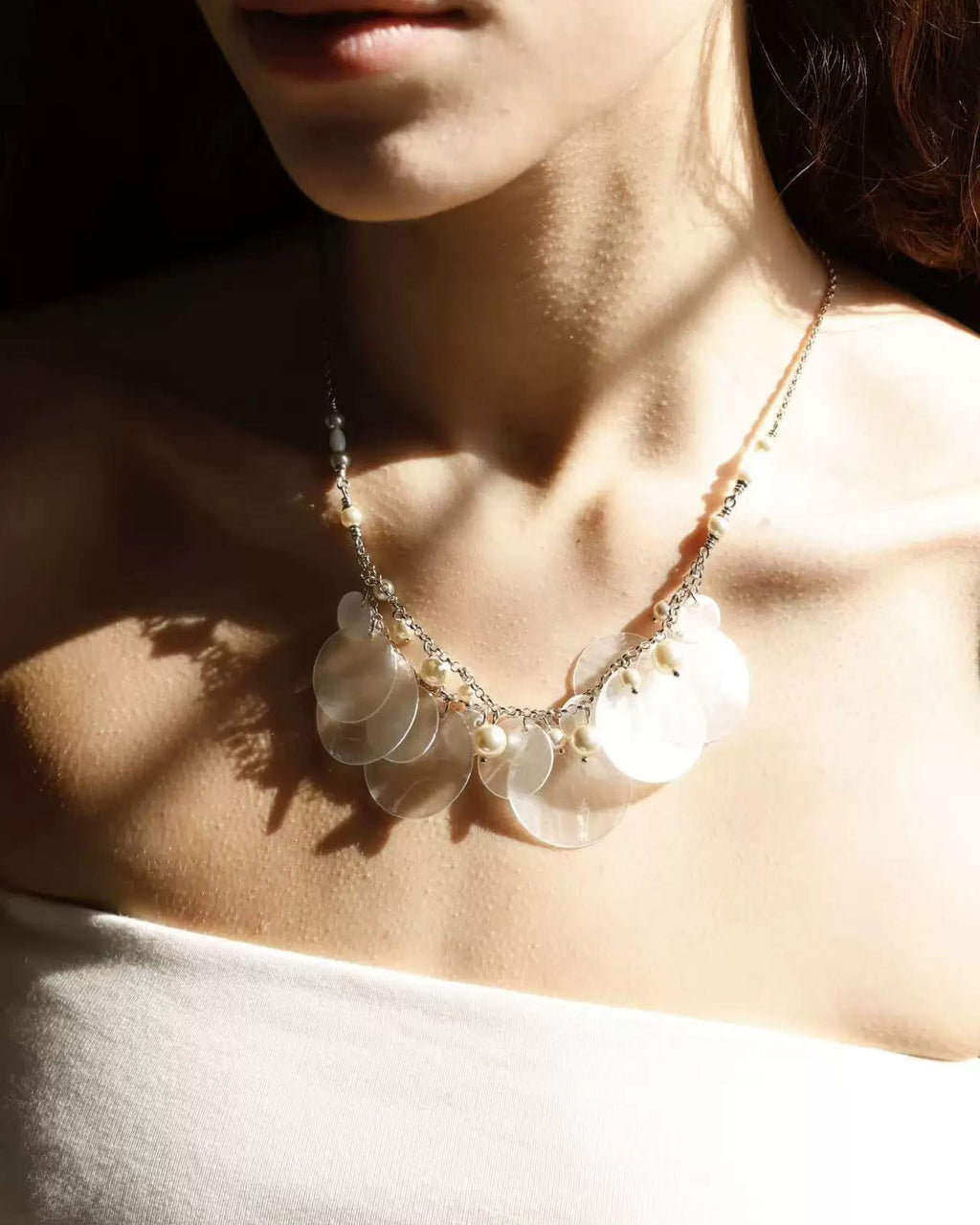 silver-tone-linyang-necklace