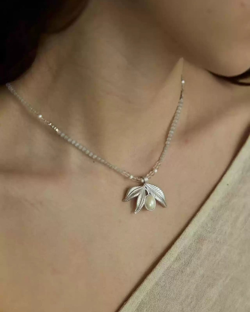 minimalist-laurel-gold-jewelry