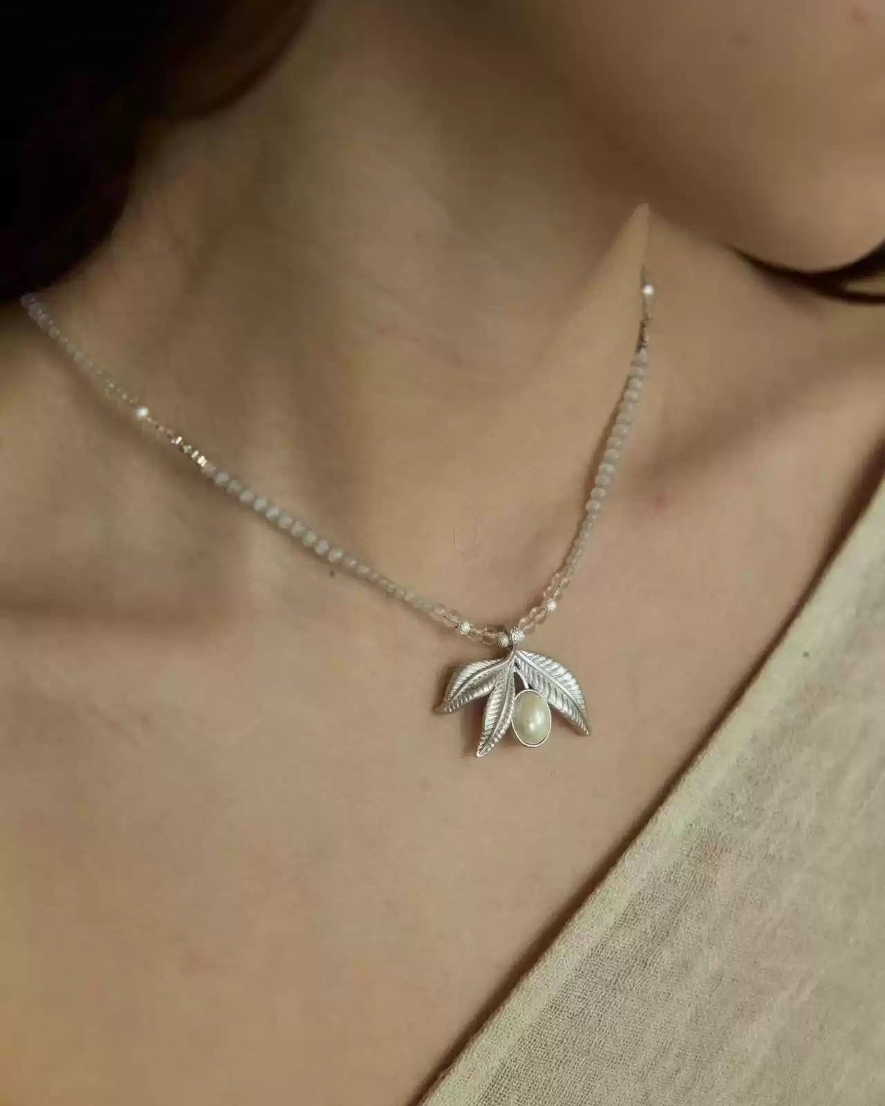minimalist-laurel-gold-jewelry
