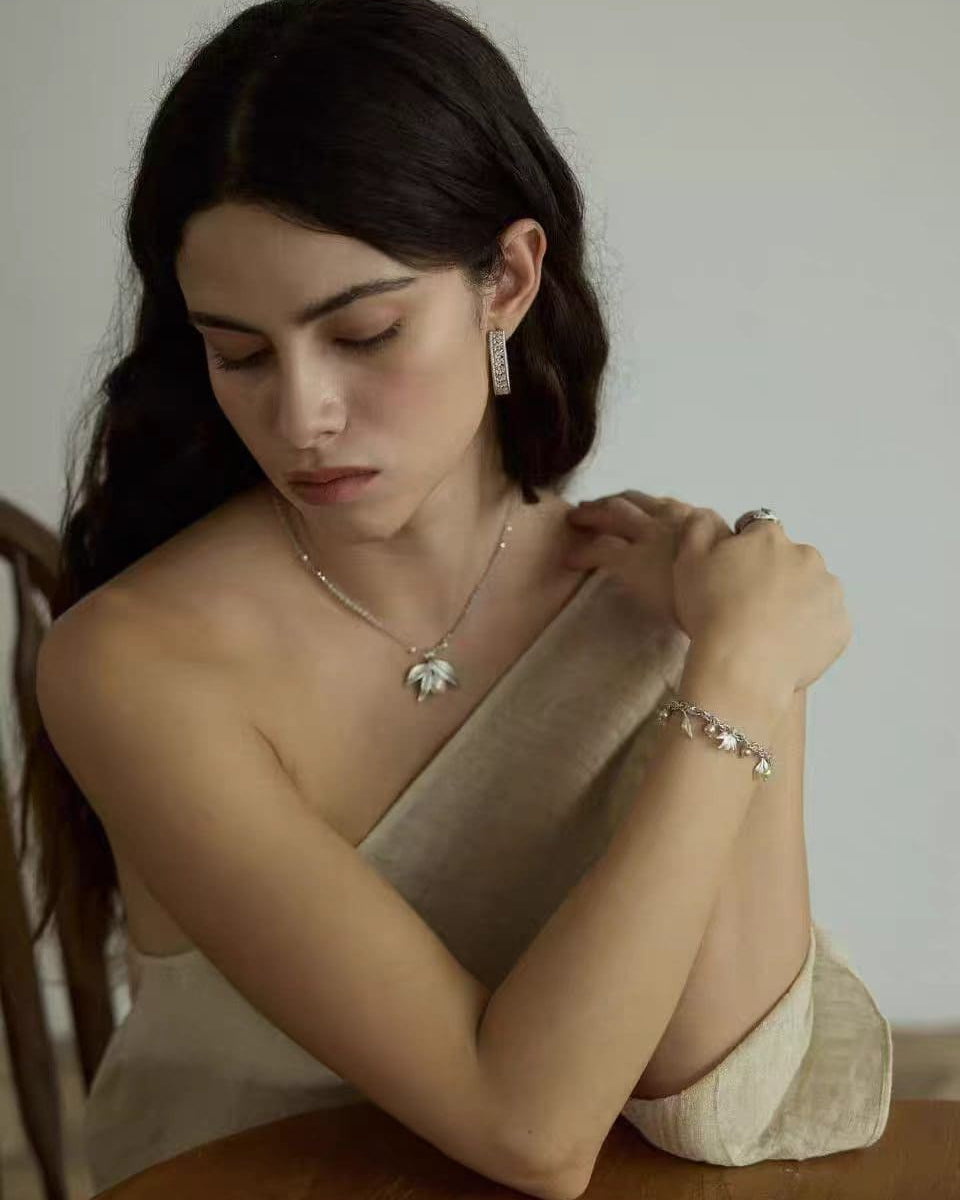silver-tone-laurel-graceful-bracelet