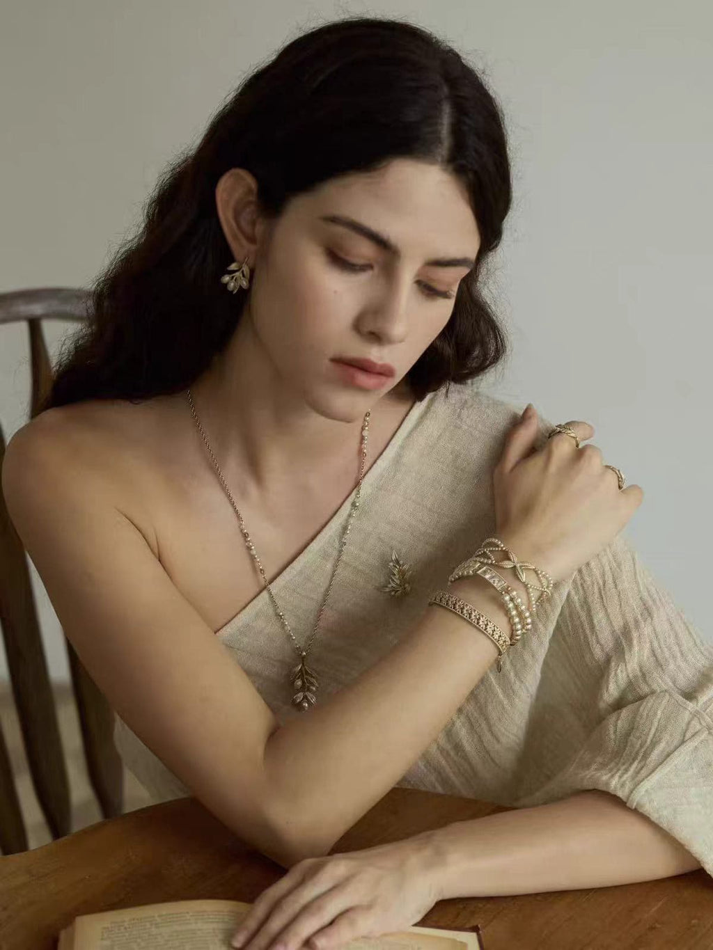 bay-leaf-pendant-bracelet-women