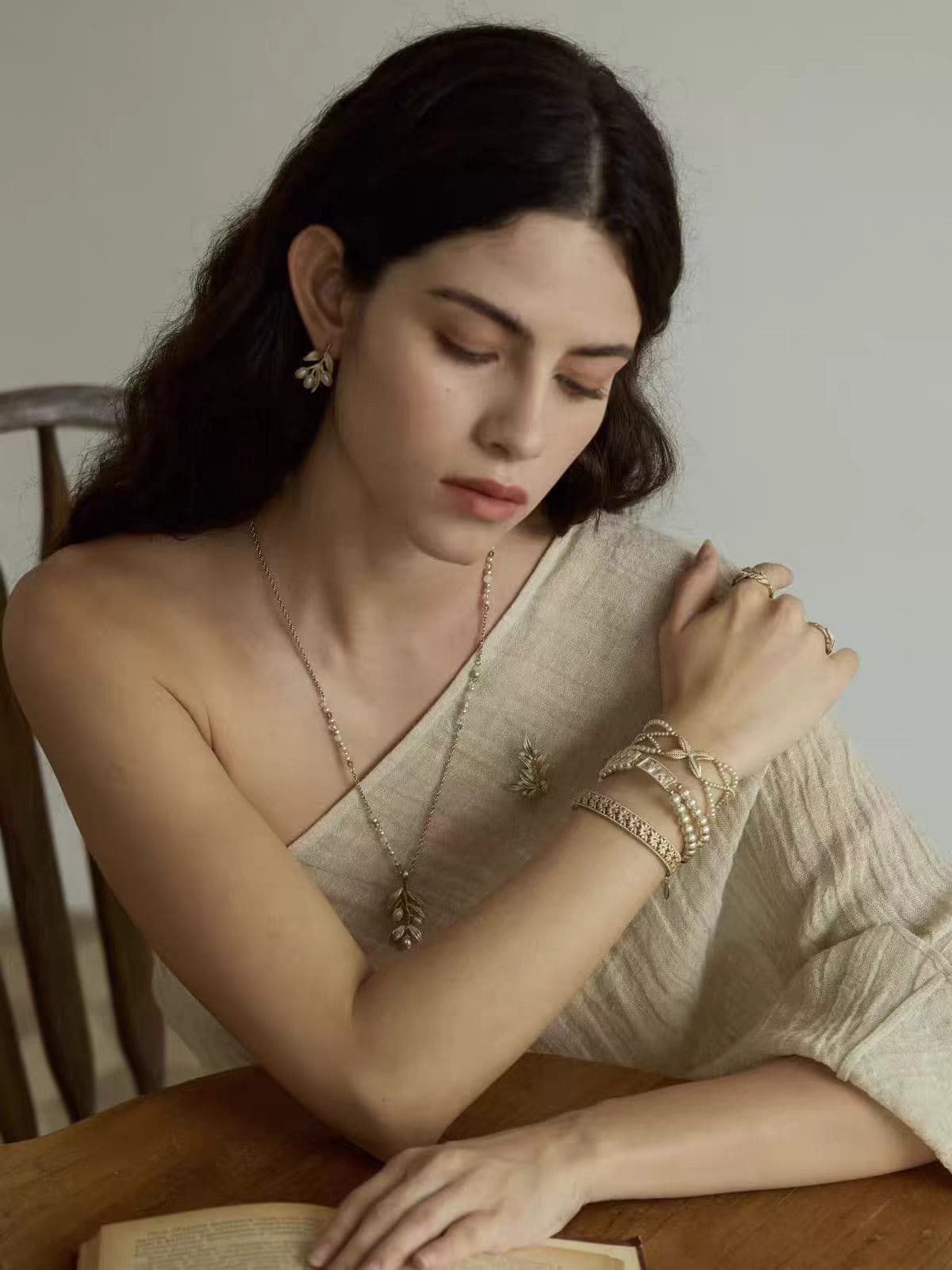 bay-leaf-pendant-bracelet-women