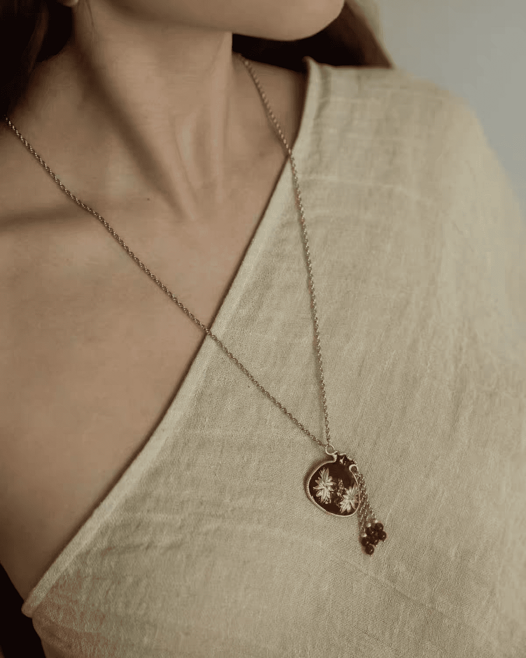 nature-inspired-leaf-necklace