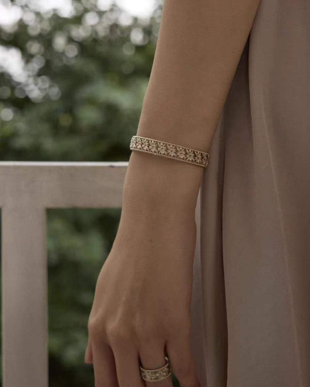 bay-laurel-hollow-bracelet