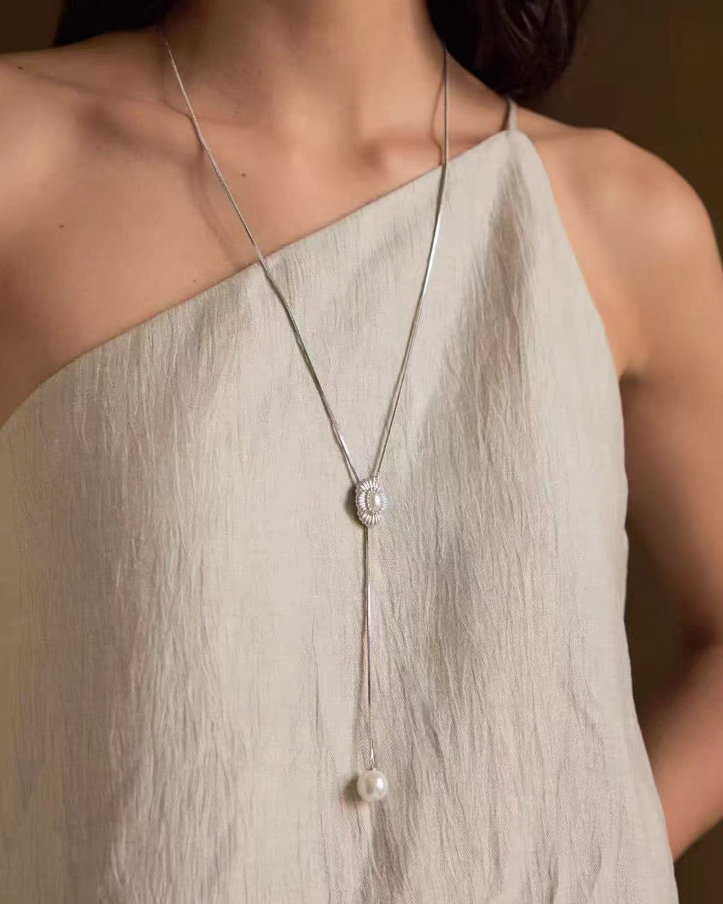 silver-shell-drawer-necklace