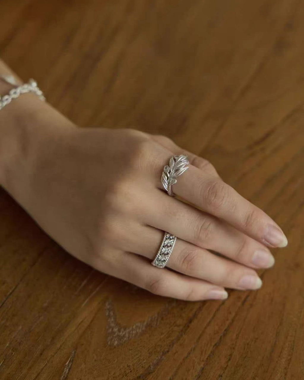 silver-tone-laurel-fruit-ring